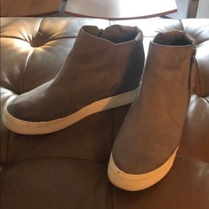 Grey wedged sneakers